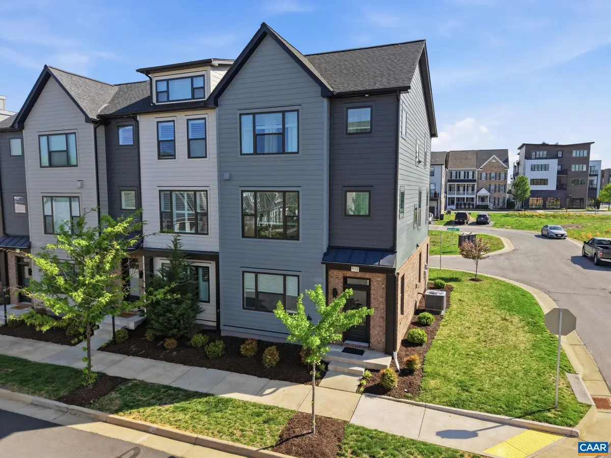 912 Orion Ln, Crozet, VA 22932 - #1