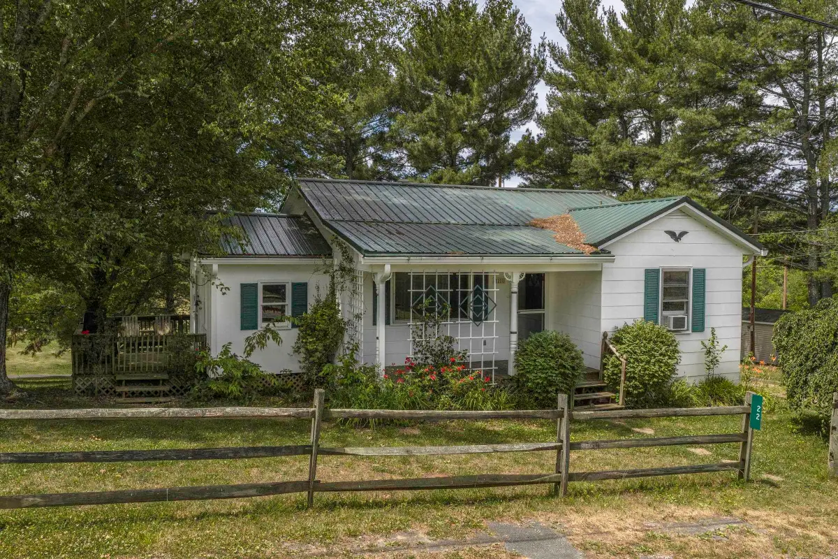22 Conifer Ln, Lexington, VA 24450 - #1