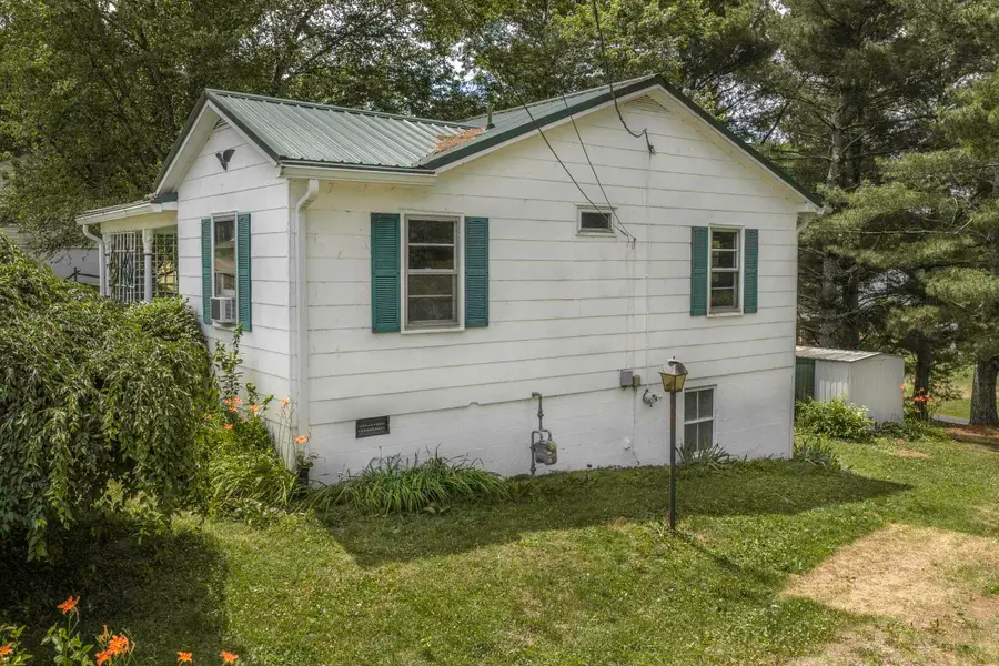 22 Conifer Ln, Lexington, VA 24450 - #3