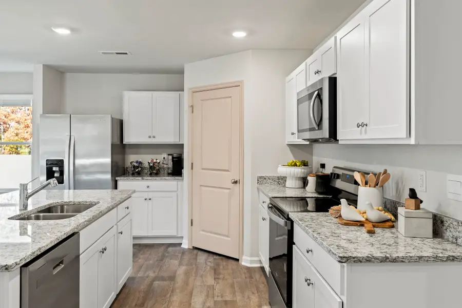 505 Stonewall Jackson Blvd, Staunton, VA 24401 - #3