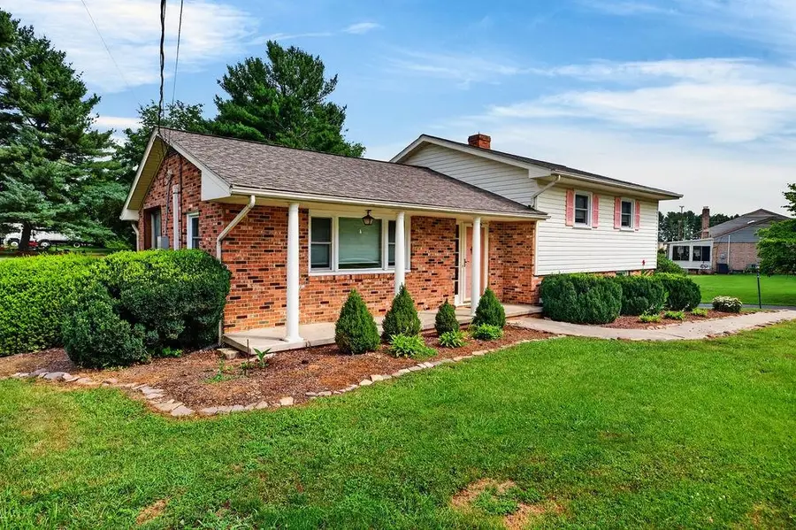 960 Cattle Scales Rd, Waynesboro, VA 22980 - #2