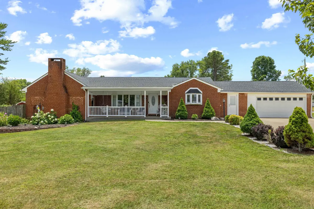 14 Featherstone Dr, Lyndhurst, VA 22952 - #1