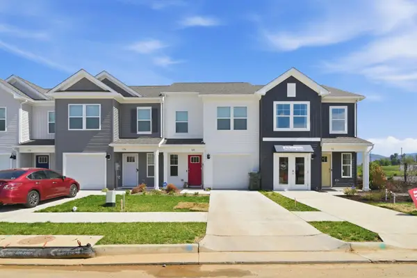 121 Berrets Ln, Waynesboro, VA 22980