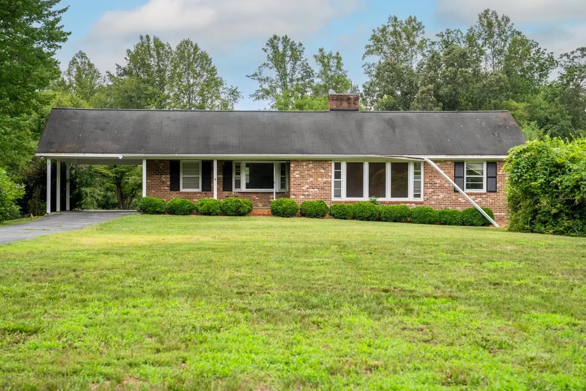5423 Buffalo River Rd, Earlysville, VA 22936 - #1