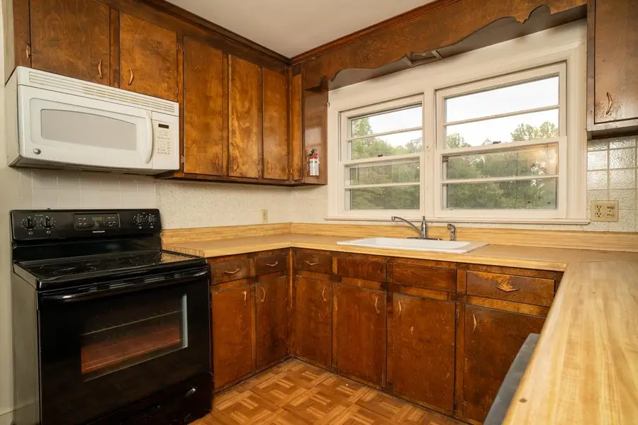 5423 Buffalo River Rd, Earlysville, VA 22936 - #2