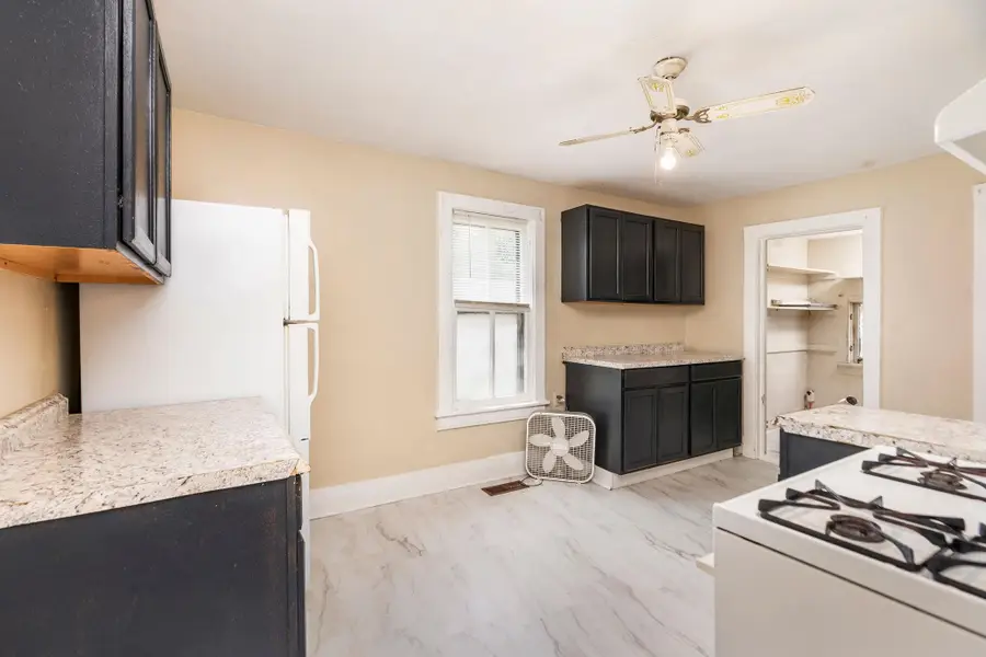 489 Charlotte Ave N, Waynesboro, VA 22980 - #2