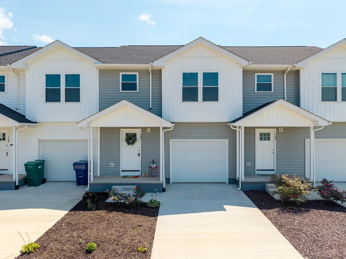 121 21st St, Grottoes, VA 24441 - #1
