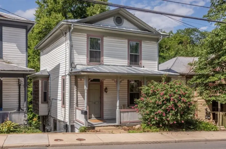 940 Beverley St W, Staunton, VA 24401 - #1