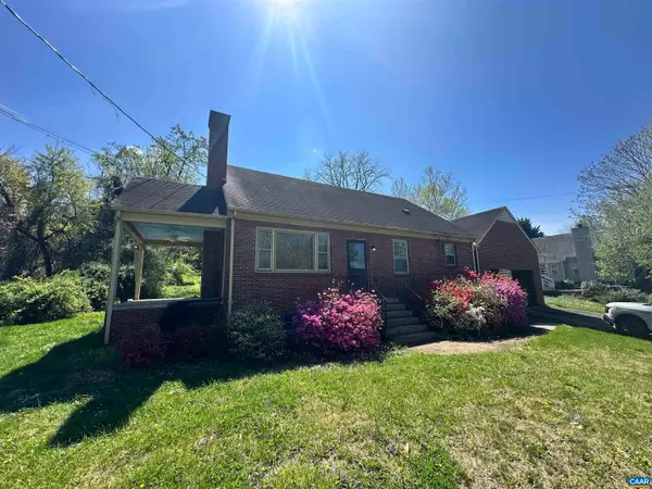 912 Saint Charles Ave, Charlottesville, VA 22901