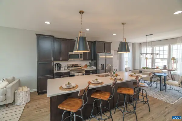 108 Oakshire Ct, Waynesboro, VA 22980