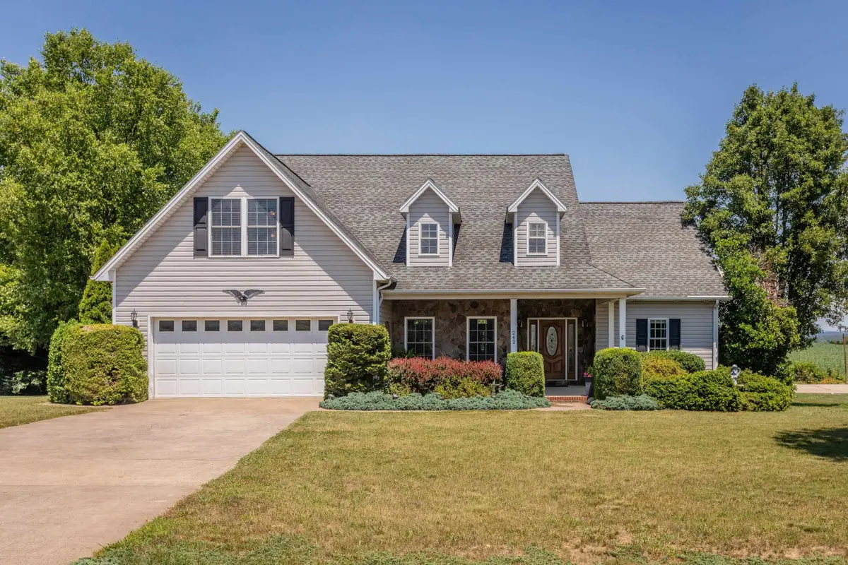242 Kensington Dr, Elkton, VA 22827 - #1