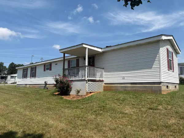 1701 Hopeman Pkwy, Waynesboro, VA 22980