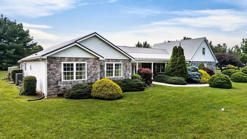 40A Bradford St, Swoope, VA 24479 - #1