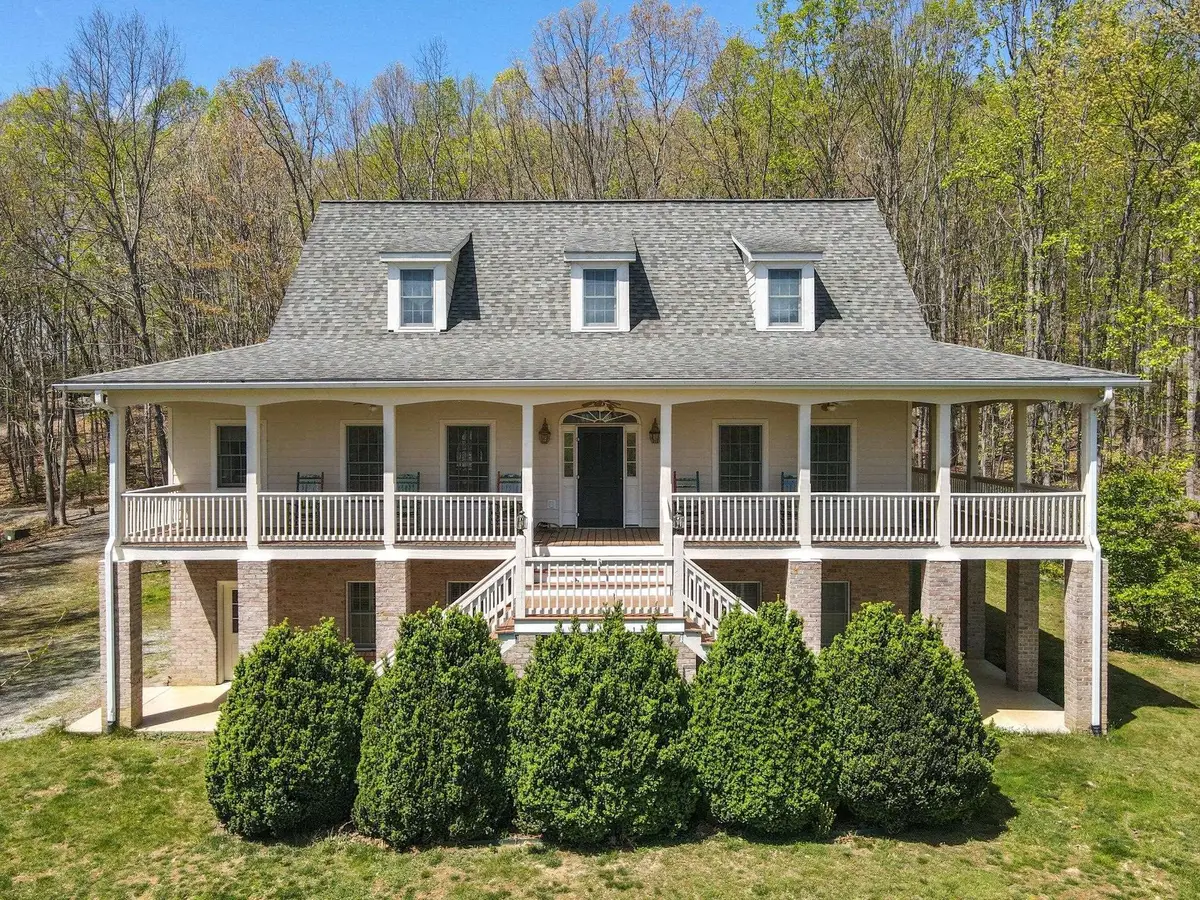 190 Henry Hill Dr, Fairfield, VA 24435 - #1