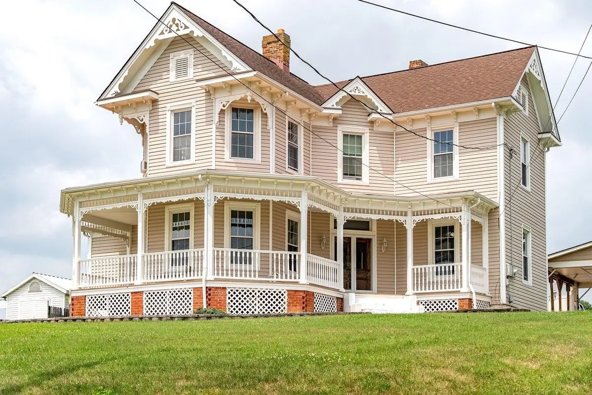 102 Houff Rd, Weyers Cave, VA 24486 - #1