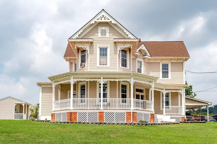 102 Houff Rd, Weyers Cave, VA 24486 - #2