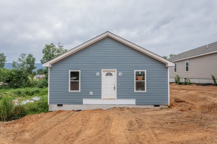 387 Trenton Ave, Shenandoah, VA 22849 - #2