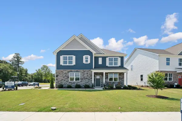 561 Summercrest Ave, Waynesboro, VA 22980