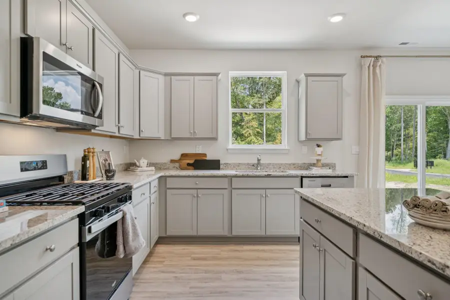 209 Chamberlain Dr, Staunton, VA 24401 - #3