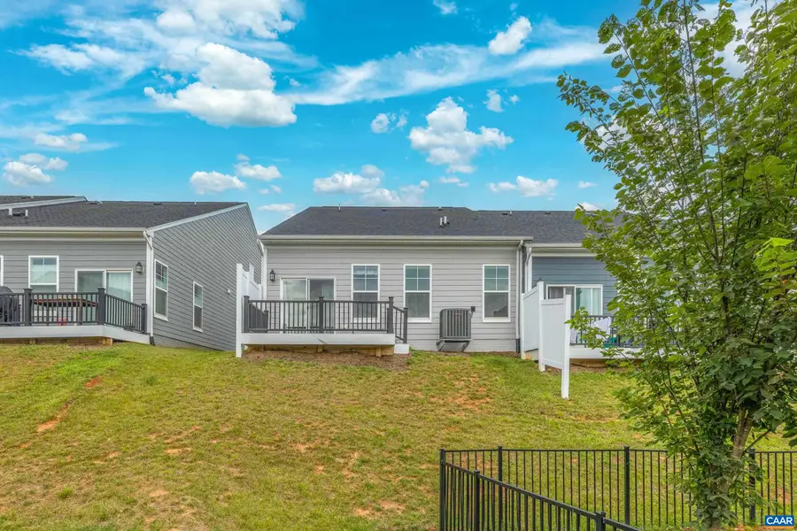 514 Crimson St, Crozet, VA 22932 - #2