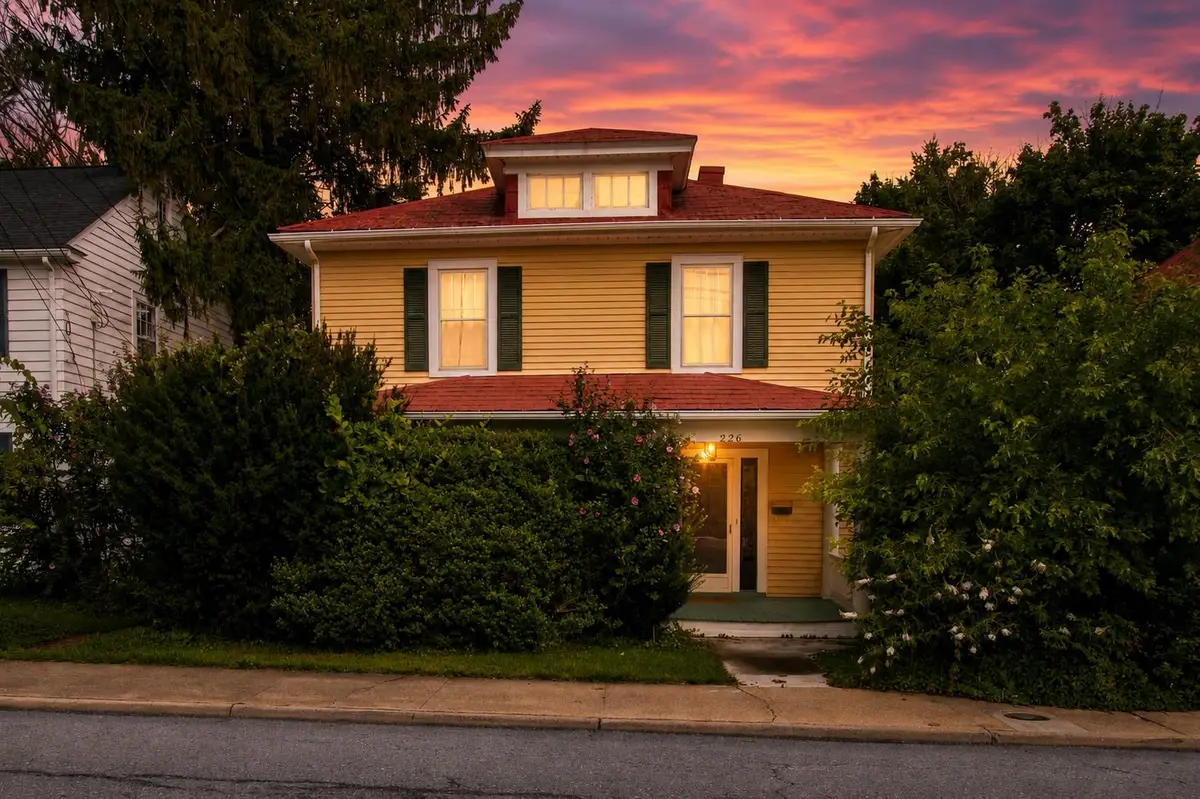 226 Thornrose Ave, Staunton, VA 24401 - #1