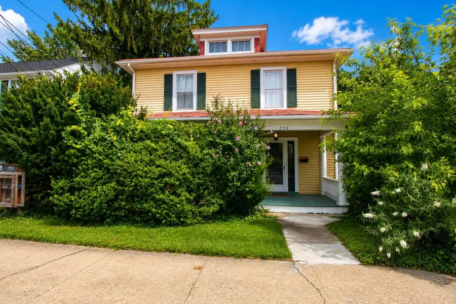 226 Thornrose Ave, Staunton, VA 24401 - #3