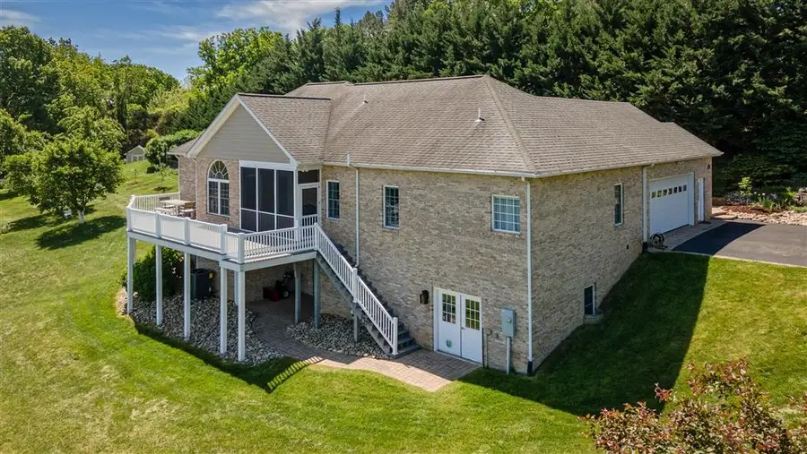 94 Cedar Creek Ln, Fort Defiance, VA 24437 - #3