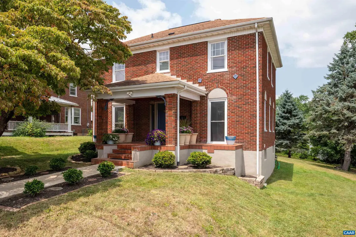 437 Florence Ave, Waynesboro, VA 22980 - #1