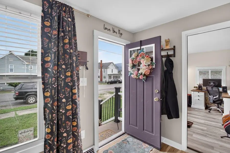 508 Seventh St, Shenandoah, VA 22849 - #3
