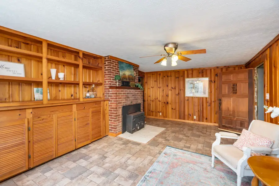 4151 Springhill Rd, Staunton, VA 24401 - #2