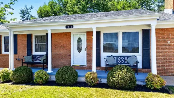 1418 Aiken St, Staunton, VA 24401