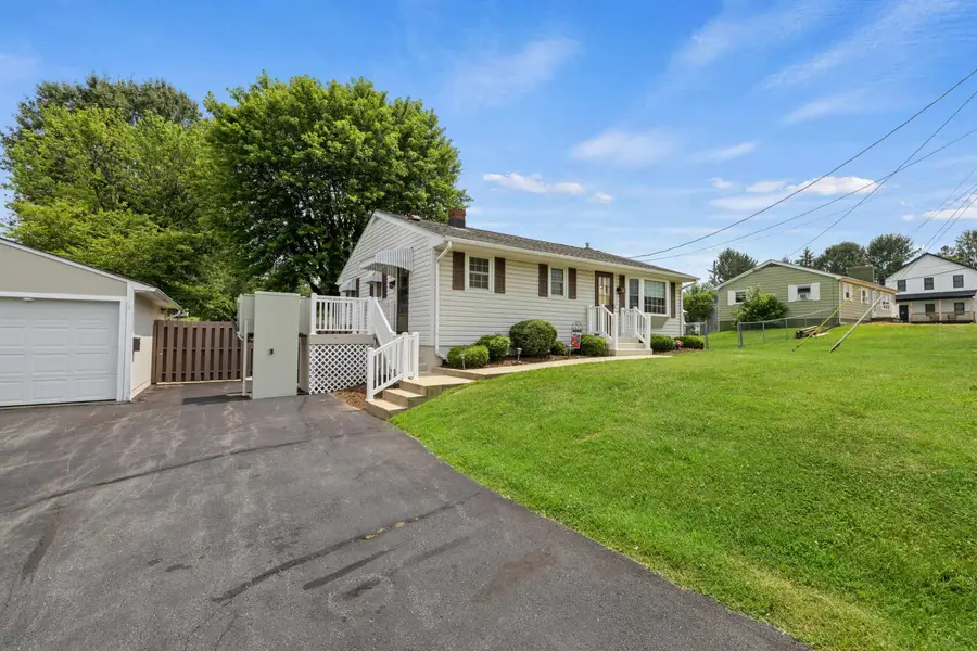 64 Antrim Rd, Fishersville, VA 22939 - #2