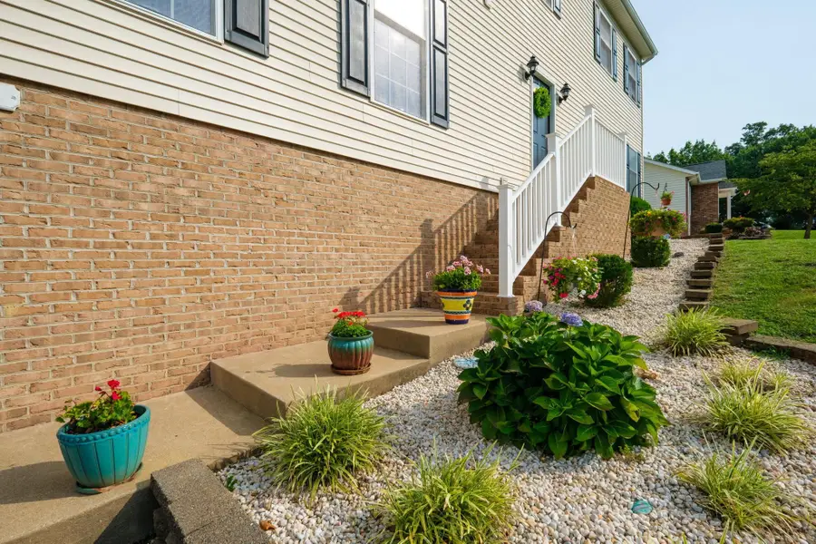 157 Back Rd, Shenandoah, VA 22849 - #3