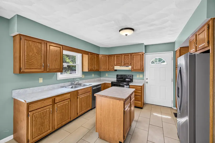 18 Beverley St, Verona, VA 24482 - #3