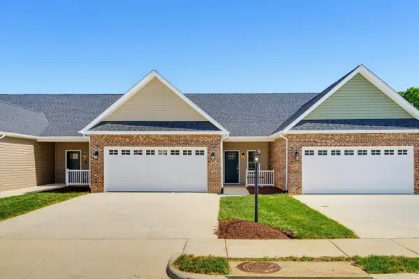 76 Fossil Dr, Stuarts Draft, VA 24477