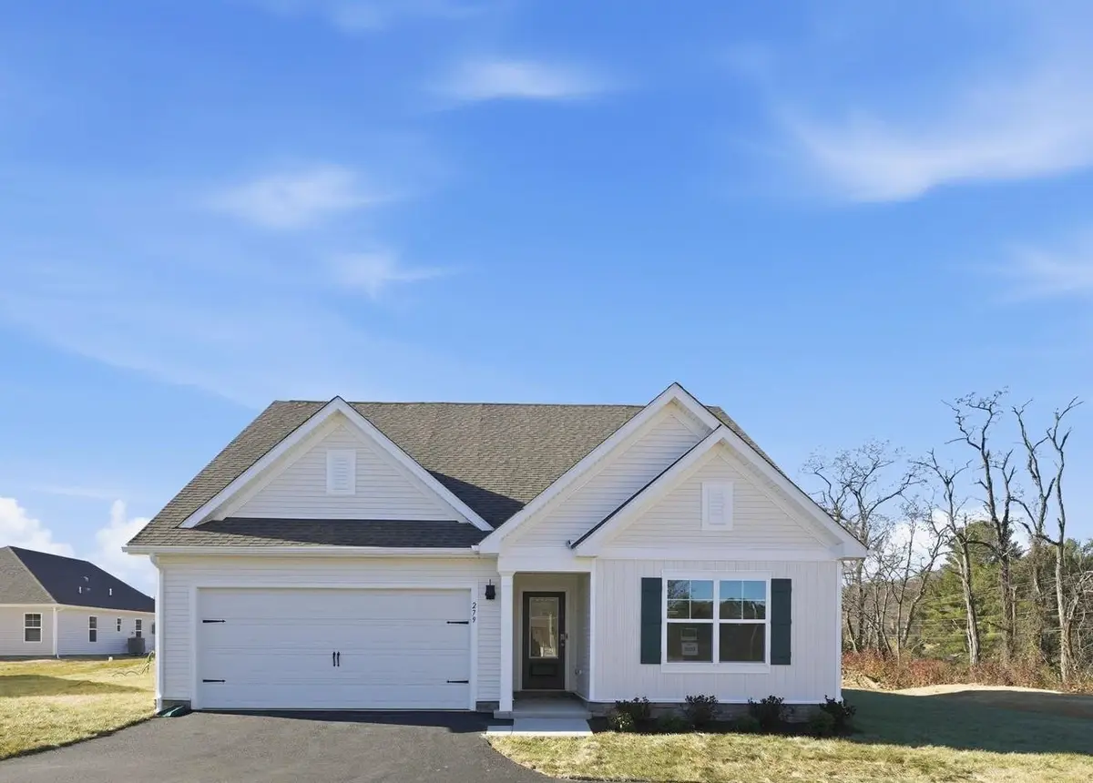 529 Summercrest Ave, Waynesboro, VA 22980 - #1