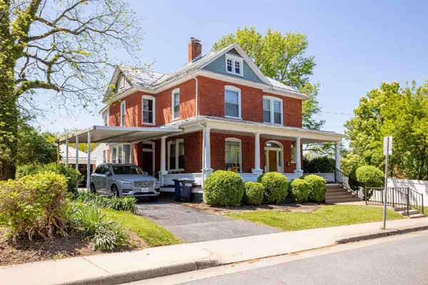 57 Paul St, Harrisonburg, VA 22801
