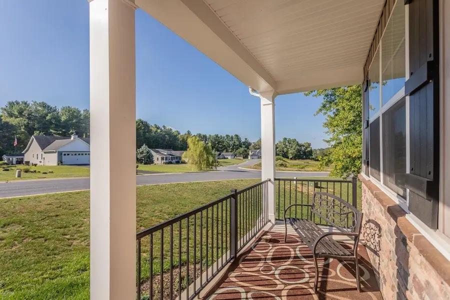 115 Waterfront Dr, Raphine, VA 24472 - #3