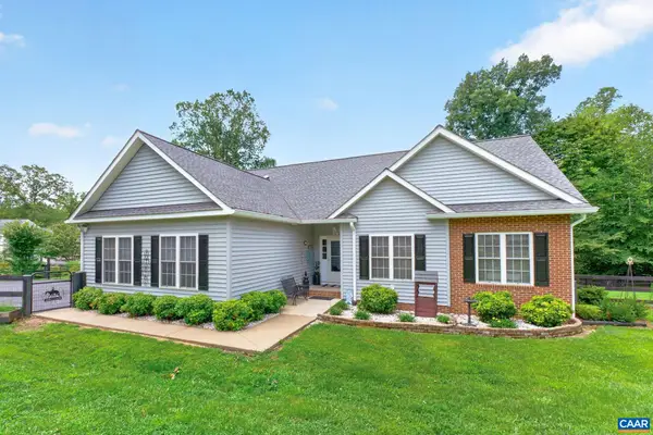 378 Keswick Glen Dr, Keswick, VA 22947