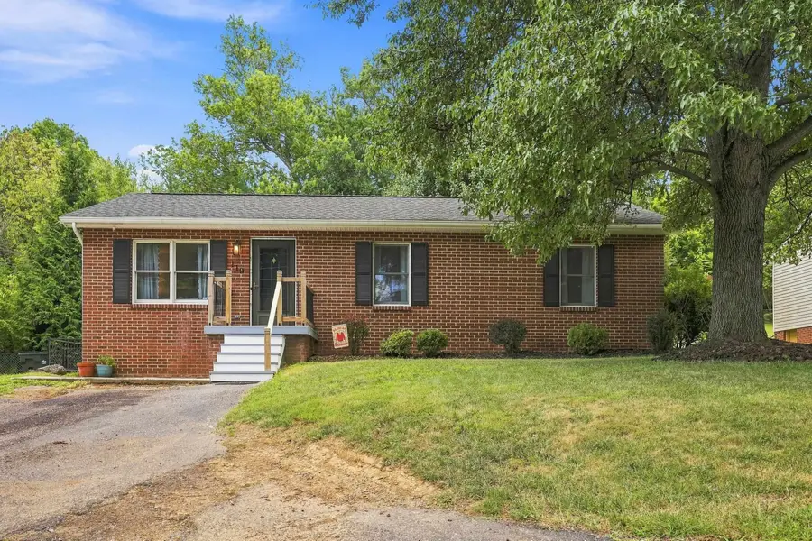 110 Lambert St, Staunton, VA 24401 - #2