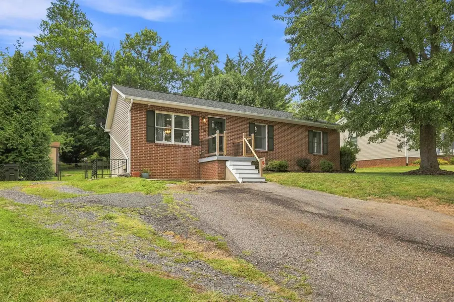 110 Lambert St, Staunton, VA 24401 - #3