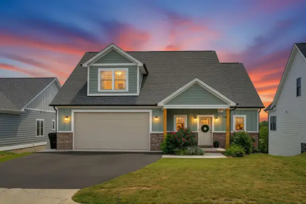 128 Chamberlain Dr, Staunton, VA 24401