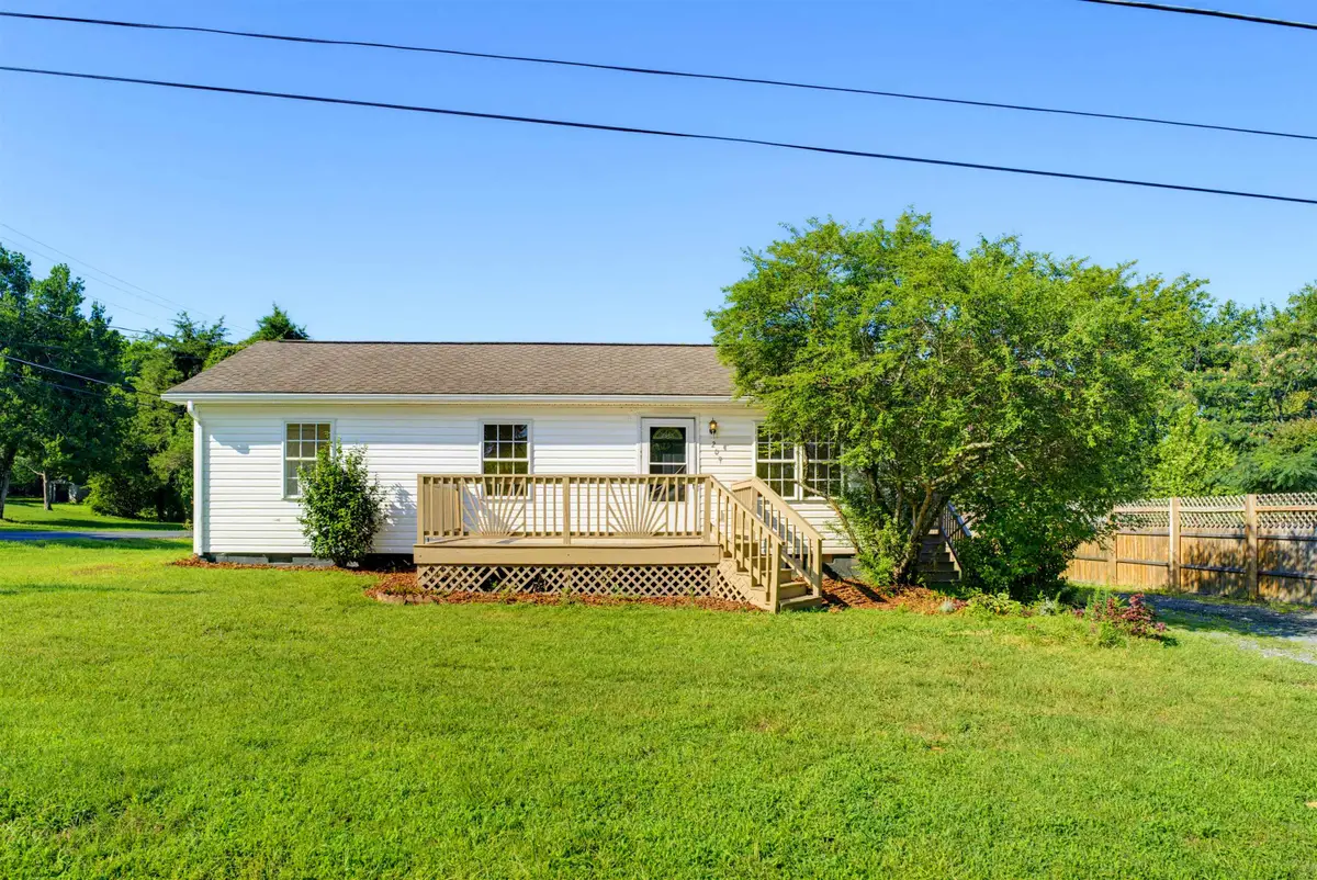 209 Depot St, Gordonsville, VA 22942 - #1