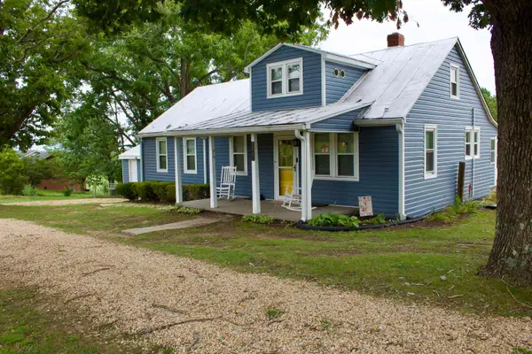 1062 Cold Springs Rd, Stuarts Draft, VA 24477