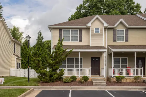 1282 Settlers Ln, Harrisonburg, VA 22802