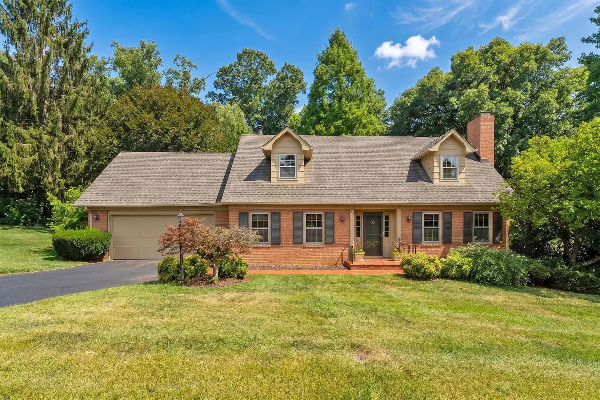 900 Fairway Dr, Waynesboro, VA 22980 - #1