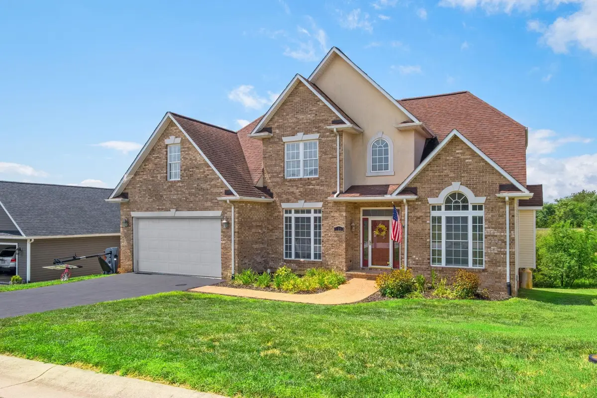 125 Shawn Cir, Staunton, VA 24401 - #1