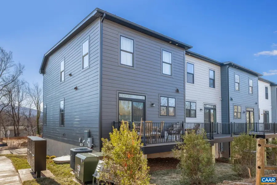 16 Keene Ct, Charlottesville, VA 22903 - #3