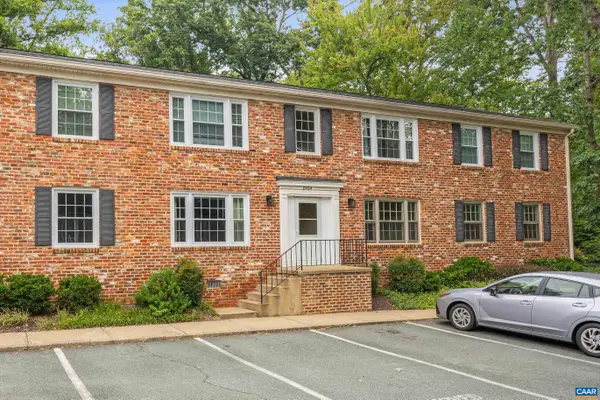 2404 Barracks Ct, Charlottesville, VA 22901