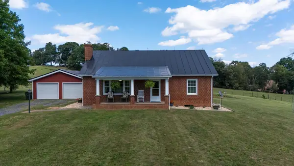 1259 Howardsville Rd, Staunton, VA 24401